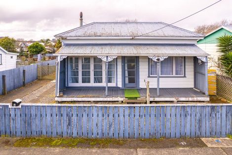 Photo of property in 4 Lowther Street, Whanganui, 4500