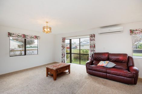 Photo of property in 26 Peppertree Glade, Kelvin Grove, Palmerston North, 4414