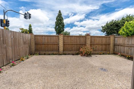 Photo of property in 201u3 Massey Street, Frankton, Hamilton, 3204