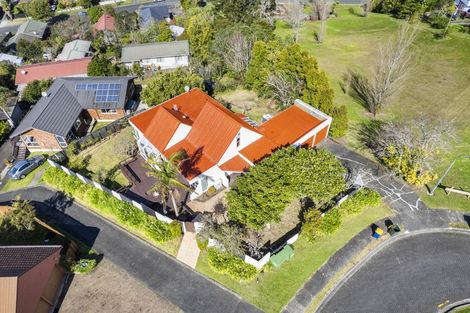 Photo of property in 22 Cairnbrae Court, Northcross, Auckland, 0632