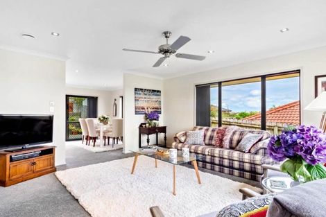 Photo of property in 12 Ludlow Place, Pukekohe, 2120