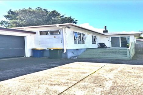 Photo of property in 16 Roberts Road, Te Atatu South, Auckland, 0610
