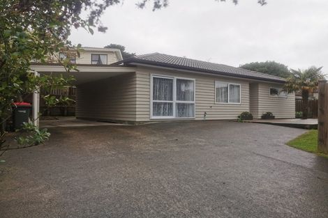 Photo of property in 14 Cairngorm Place, Highland Park, Auckland, 2010