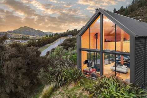 Photo of property in 4 Highfield Ridge, Wanaka, 9305