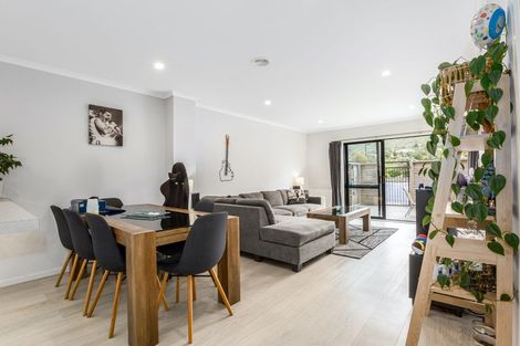 Photo of property in 9u7 Surrey Street, Tawa, Wellington, 5028