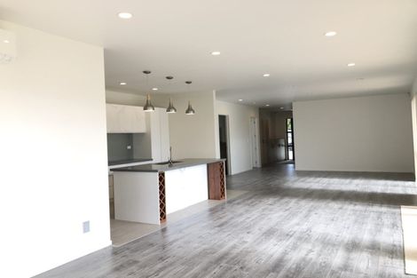 Photo of property in 19 Grove Way, Riverhead, 0820