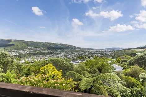 Photo of property in 14a Spicer Place, Tawa, Wellington, 5028
