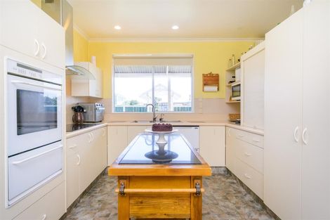 Photo of property in 20 Ross Street, Marton, 4710