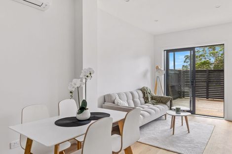 Photo of property in 3 Meg Lane, Glen Eden, Auckland, 0602