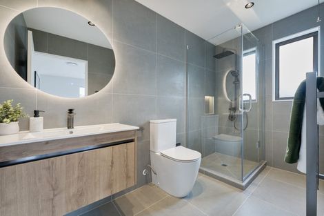 Photo of property in 19 Taipahitini Road, Rosehill, 2113