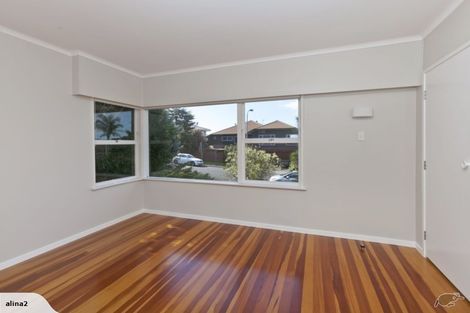 Photo of property in 27 Mcbreen Avenue, Northcote, Auckland, 0627