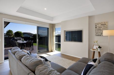 Photo of property in 52 Links Drive, Waiwhakaiho, New Plymouth, 4312