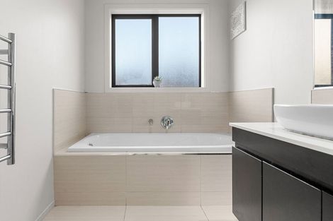 Photo of property in 2 Southbrook Close, Glenview, Hamilton, 3206