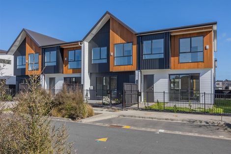 Photo of property in 21 Kumerahou Street, Kumeu, 0810