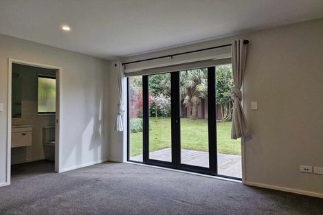 Photo of property in 32b Waiwaka Terrace, Strandon, New Plymouth, 4312