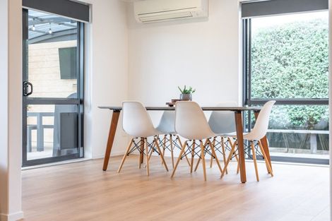 Photo of property in 1/10 Abergeldie Way, Cambridge, 3434