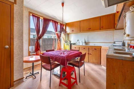 Photo of property in 97 Easther Crescent, Kew, Dunedin, 9012