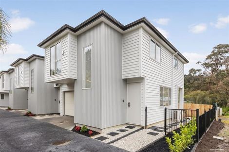 Photo of property in 25c Scarlet Drive, Ranui, Auckland, 0612