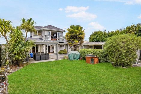 Photo of property in 37 Strid Road, Te Atatu South, Auckland, 0610