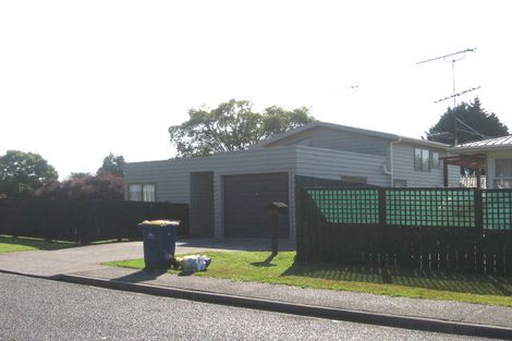 Photo of property in 1/2 Hatherlow Street, Glenfield, Auckland, 0629