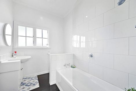 Photo of property in 139 Wilsons Road, Saint Martins, Christchurch, 8022