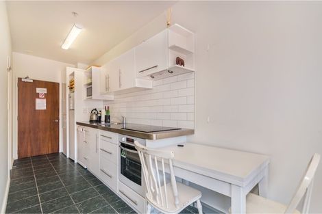 Photo of property in Atrium Apartments, 2o/154 The Terrace, Wellington Central, Wellington, 6011
