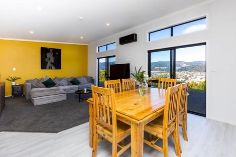 Photo of property in 51 Percy Kinsman Crescent, Riverstone Terraces, Upper Hutt, 5018