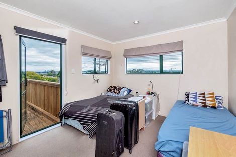 Photo of property in 52a Roberts Road, Te Atatu South, Auckland, 0610
