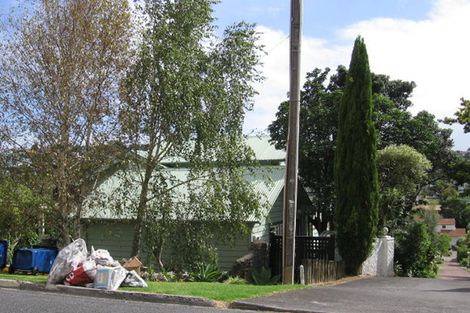 Photo of property in 1/10c Penning Road, Castor Bay, Auckland, 0620