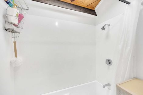 Photo of property in Metro Apartments, 21/220 Thorndon Quay, Pipitea, Wellington, 6011