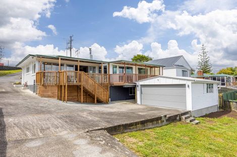 Photo of property in 454 Don Buck Road, Massey, Auckland, 0614