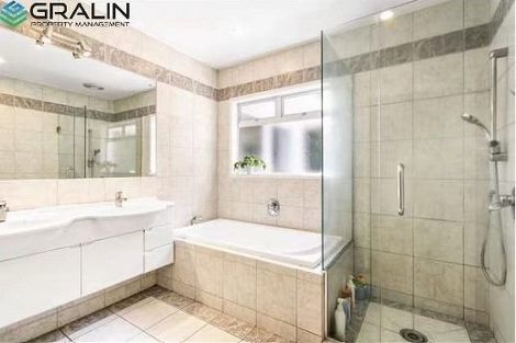 Photo of property in 48 Hilling Street, Titirangi, Auckland, 0604