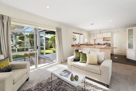 Photo of property in 17 Samwell Drive, Whitby, Porirua, 5024