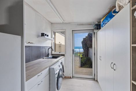 Photo of property in Fitzroy Beach Holiday Park, 1a Beach Street, Fitzroy, New Plymouth, 4312