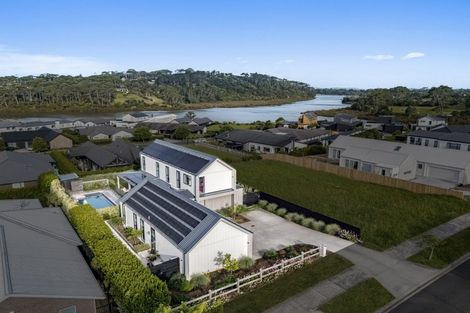 Photo of property in 17 Dinning Road, Riverhead, 0820