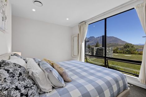 Photo of property in 12 Kinross Lane, Jacks Point, Queenstown, 9371