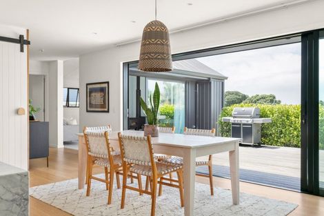 Photo of property in 17 Sandy Cove, Wainui, Gisborne, 4010