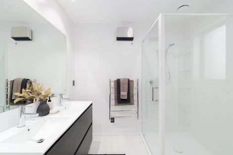 Photo of property in 8a Wychwood Crescent, Bishopdale, Christchurch, 8053