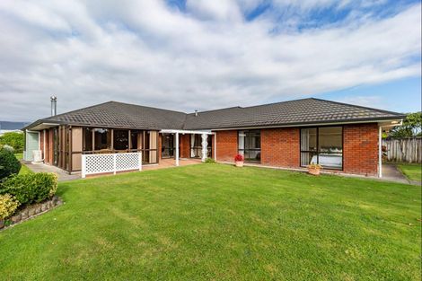 Photo of property in 14 Easton Way, Levin, 5510