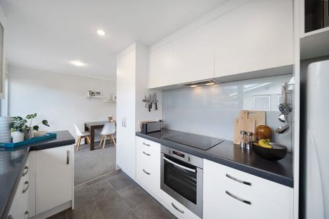 Photo of property in 71 Walworth Avenue, Pakuranga Heights, Auckland, 2010