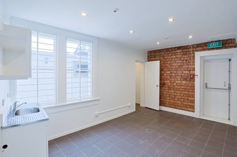 Photo of property in 6 Ponsonby Road, Karori, Wellington, 6012