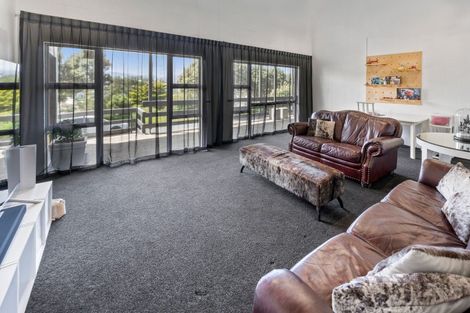 Photo of property in 99 Akaroa Drive, Maupuia, Wellington, 6022