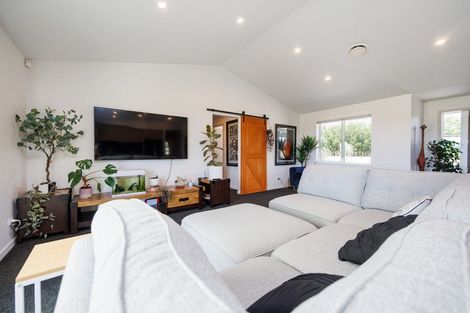 Photo of property in 985 Parewanui Road, Parewanui, Bulls, 4894