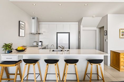 Photo of property in 2/23 Seapoint Road, Bluff Hill, Napier, 4110