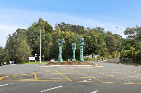 Photo of property in 4 Mceldowney Road, Titirangi, Auckland, 0604