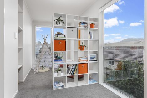 Photo of property in 23 Lili Chen Way, Mangere Bridge, Auckland, 2022