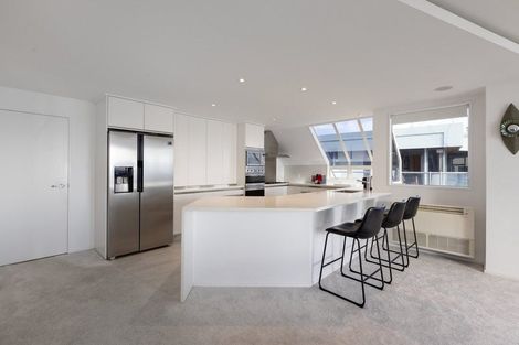 Photo of property in 28 The Mall, Mount Maunganui, 3116