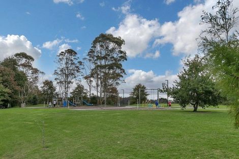 Photo of property in The Haven, 29/120 Beach Haven Road, Beach Haven, Auckland, 0626
