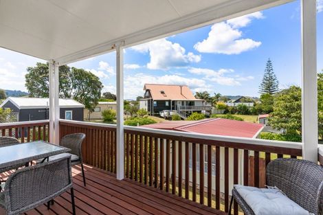 Photo of property in 216 Patuwai Drive, Whangamata, 3620
