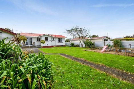 Photo of property in 42 Puriri Street, Hawera, 4610